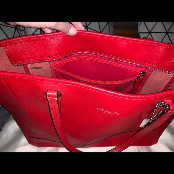 Coach Tote Red Leather - Picture 3 of 9